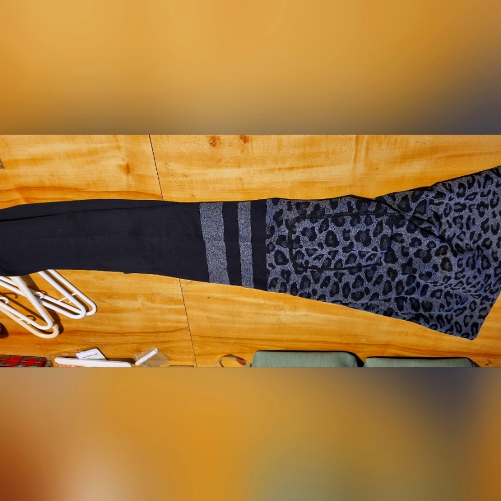 Black and Gray Leopard Print Leggings